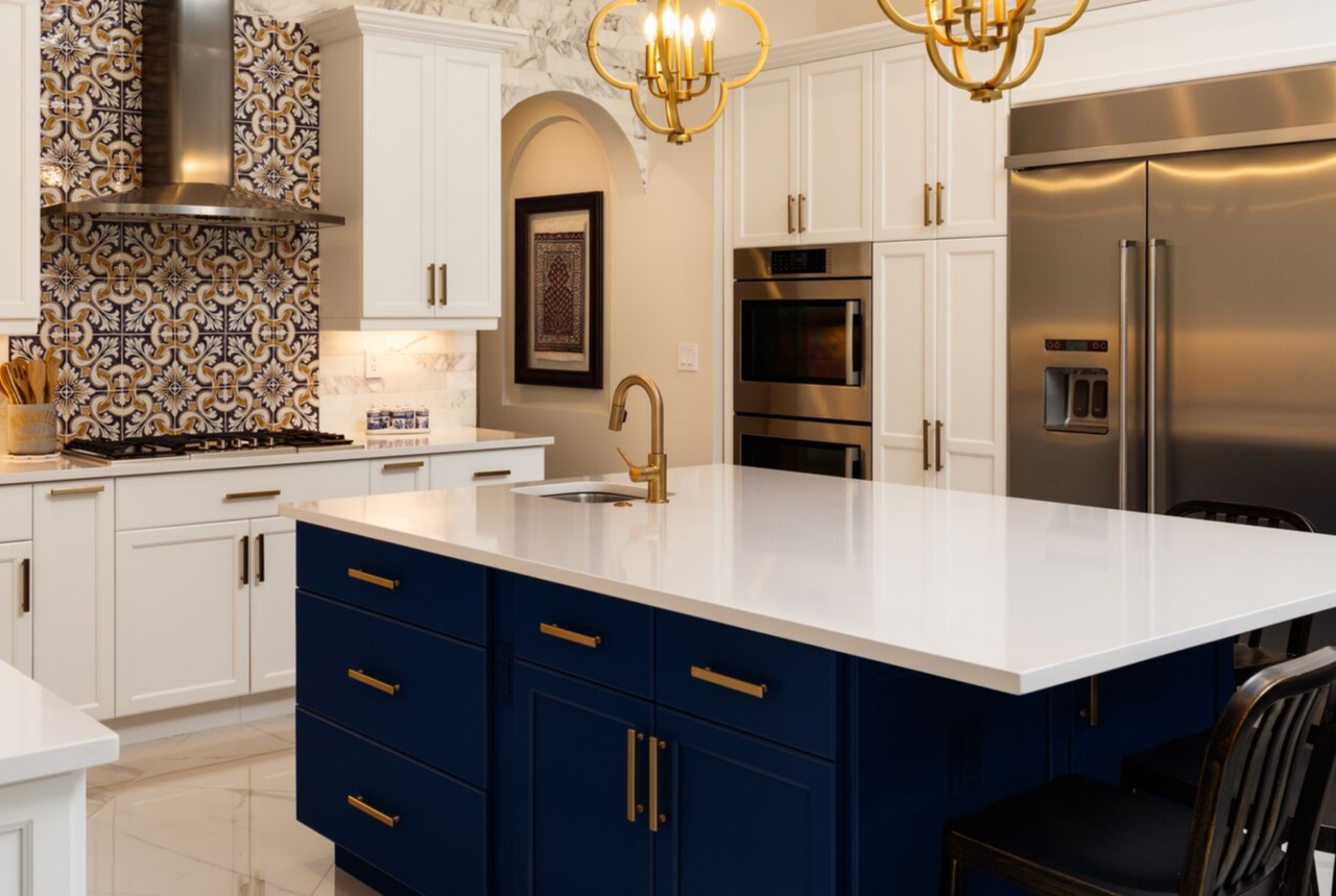 Navy Cabinet Kitchen Trend, Navy Kitchen Cabinets With White Countertops
